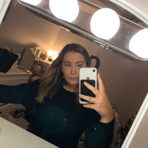 Meet your Posher, Caitlin